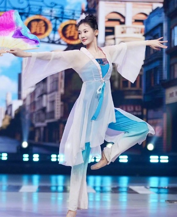 演员苗苗凭舞蹈才艺重新出发|浪姐|何小萍|舞蹈_新浪新闻