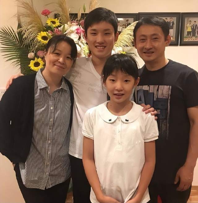 确认！张本智和全家入籍日本曝光，母亲4年前哭诉：我还是中国籍|张凌|国乒|张本宇|张本凌|世乒赛_新浪体育_新浪新闻