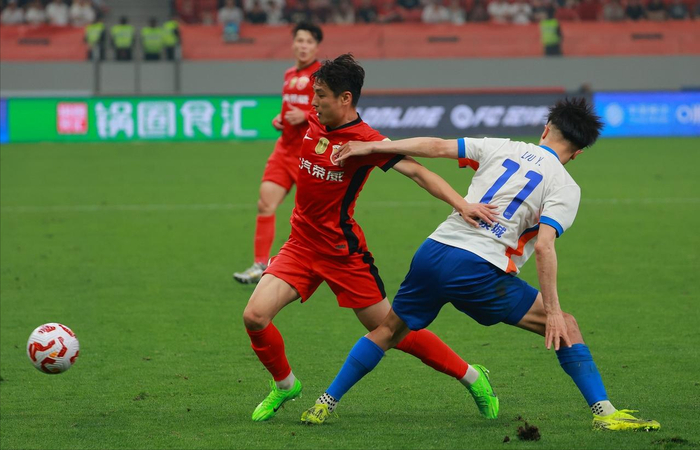 邝兆镭拒绝回中超，加盟西协乙劲旅，签约2年，直接随一线队训练