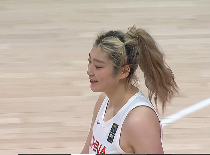 女篮詹姆斯李梦放弃美国2年大合同为奥运赌上生涯姚明感动