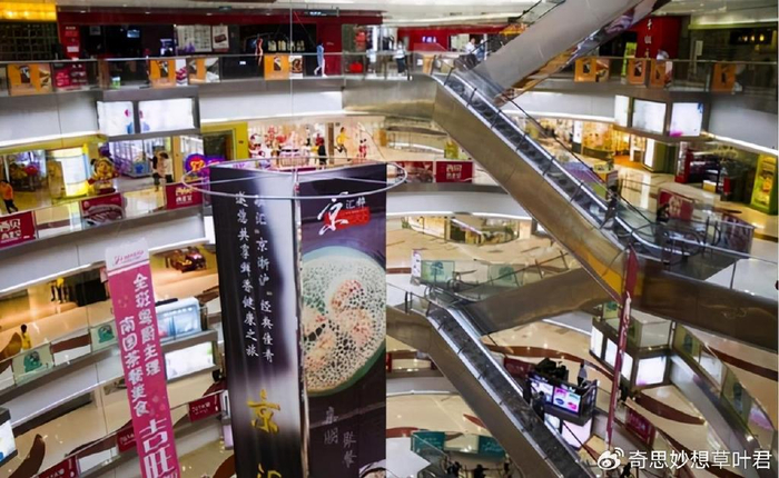 这一个事件是互联网上十分火爆的西班牙穿越者哈维尔事件,在这个事件