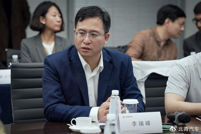 在这样紧迫的条件下,长城汽车得出的结论是"公司要变".