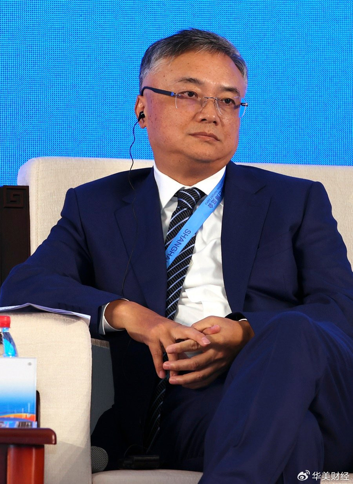 中科院物理研究所博士,是一个高知企业家
