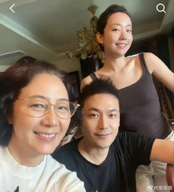 演员范明:我这辈子最正确的决定,就是娶了大6岁的二婚妻子|范明|厉玲