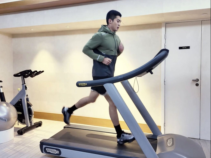 噢莫莫,于适这几步跑进我心里了,怎么会有人运动健身都这么帅啊!