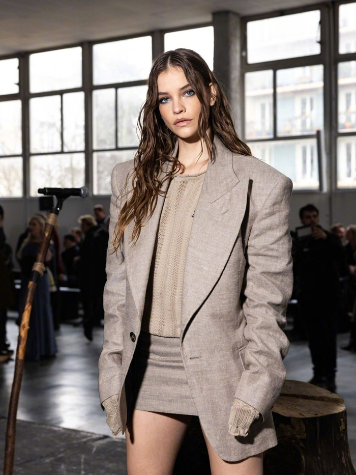 亮相viviennewestwood