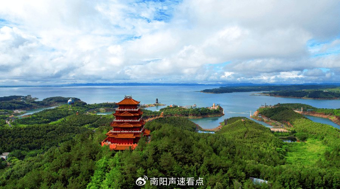 近年来,"渠首淅川 一个中原看海的地方"旅游名片愈加响亮,五一假期