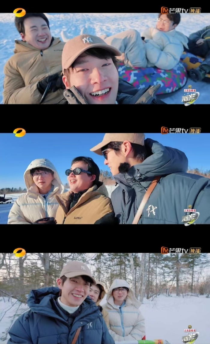 三人合照属实笑到我了魏大勋捣鼓了半天大勋花姿势摆了半天