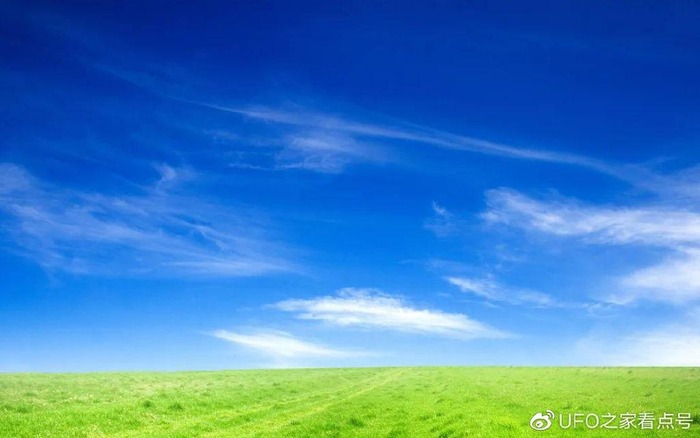 蓝蓝的天空点缀着朵朵白云,只