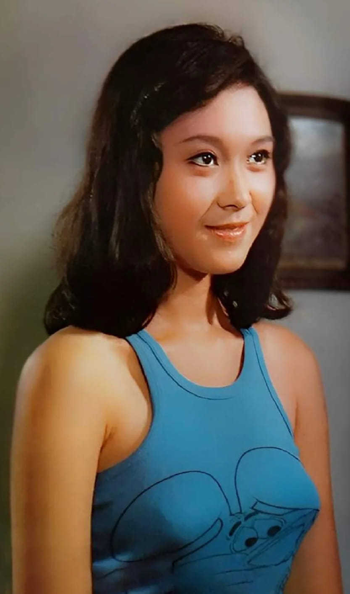 吕有慧,第一期艺训班毕业,tvb第一代一姐花旦!