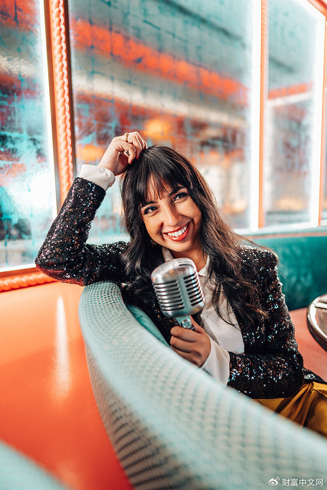 2015年前后正是instagram爆火的时代,今年30岁的莉塞特·卡尔维罗当时