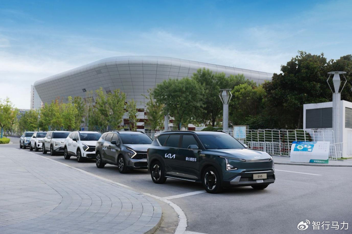 （2025年“苏超”悦达起亚爱心接驳车）