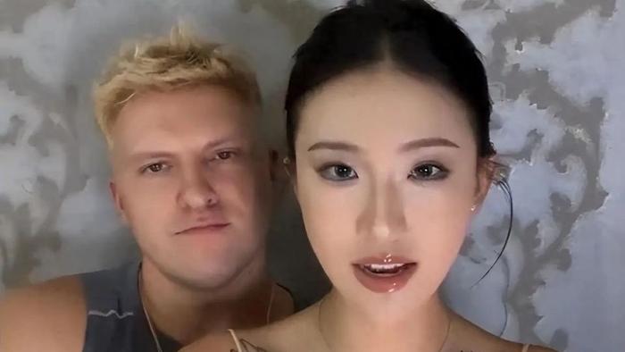 嘴巴扇流血、当众被掐晕！中俄网红夫妻婚变后续，毛子真面目被扒