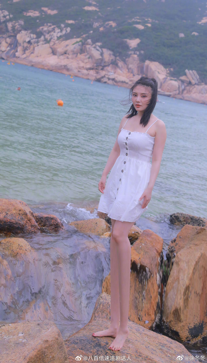 在电影《西虹市首富》里演的"莎莎"网友评价"丢人现眼"