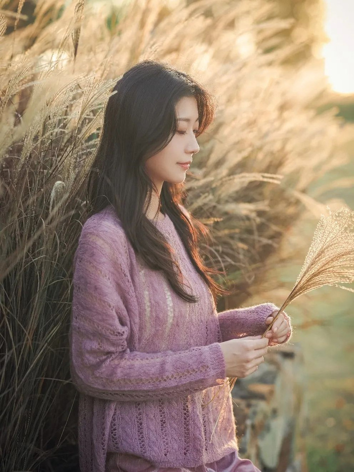 一个人拍照也能自然,漂亮,这8个姿势学起来,拍照真的美