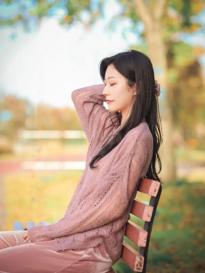 一个人拍照也能自然,漂亮,这8个姿势学起来,拍照真的美