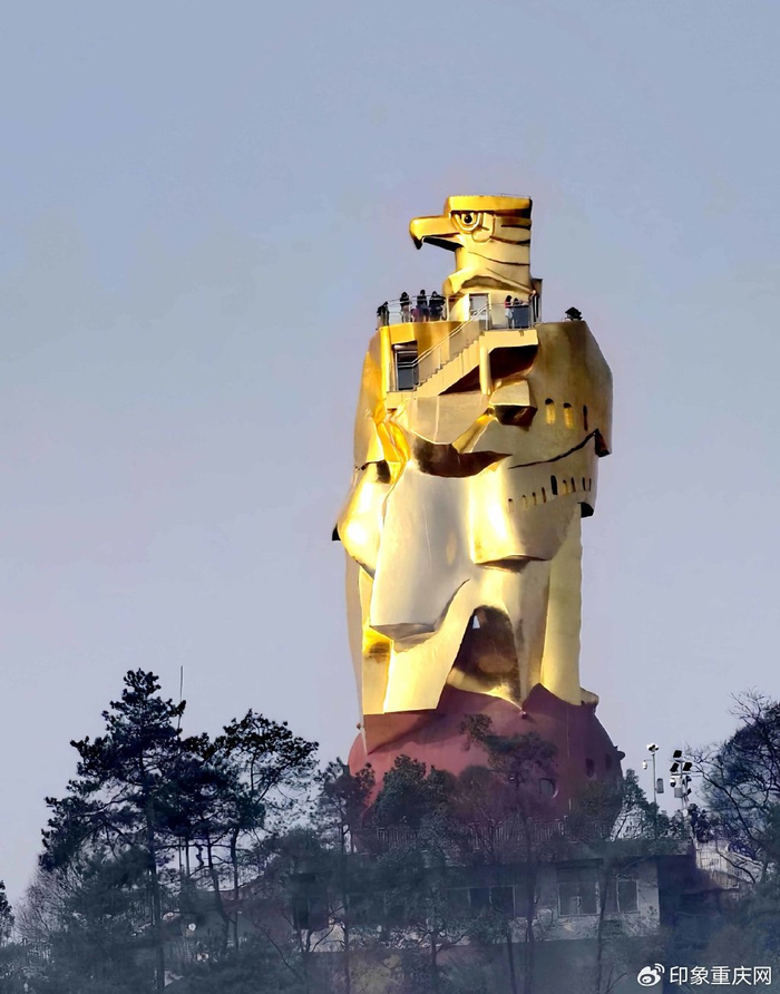 悄悄地踏入这片天地,幽静而深远,如同陶渊明般"悠然见南山"