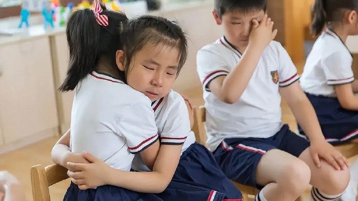 “妈妈，没人喜欢和我玩”，两类孩子很容易被孤立，希望你家不是