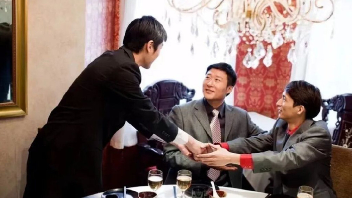 原创|请人吃饭,对方说“不去了,临时有事”,不要说“好,下次约”