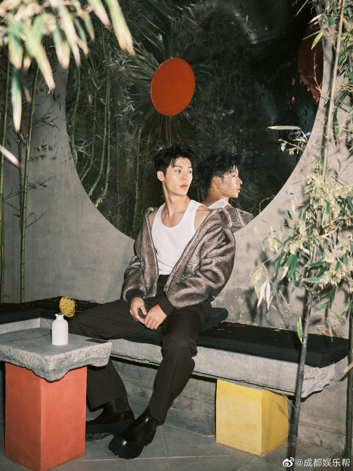 许光汉这组照片,太欲了|许光汉_新浪新闻