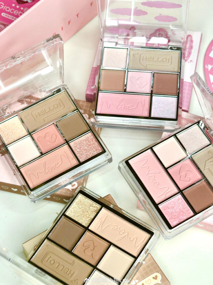 赞评初八凑一套新品彩妆哦