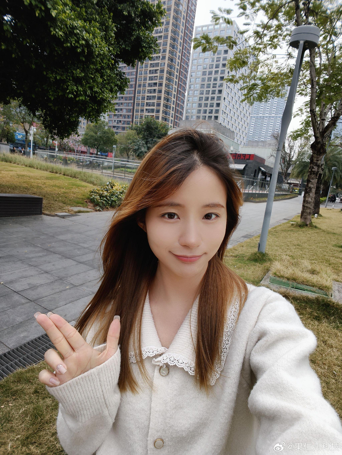 挑战30天用不同的手机自拍