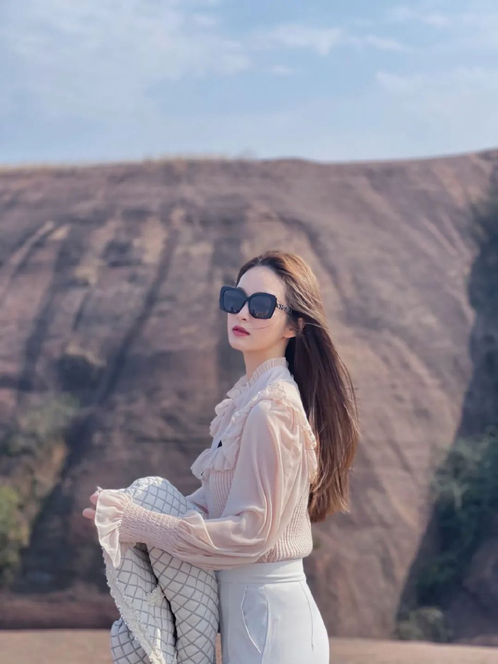 女生怎么拍照有魅力,10个姿势技巧推荐,魅力指数爆表|女生|镜头|姿势