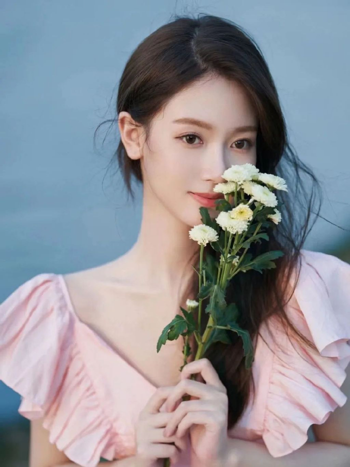 穿裙子拍照7个优雅大方的姿势拍照又美又自然