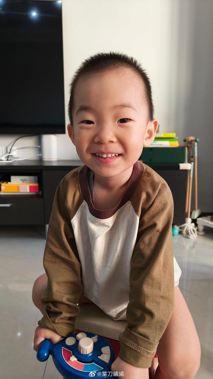 孩子心情不错， 我不太行，困死我了