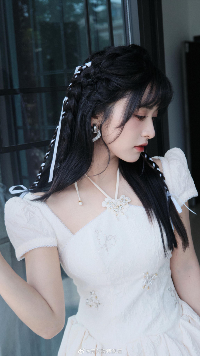 沈月美丽学姐造型