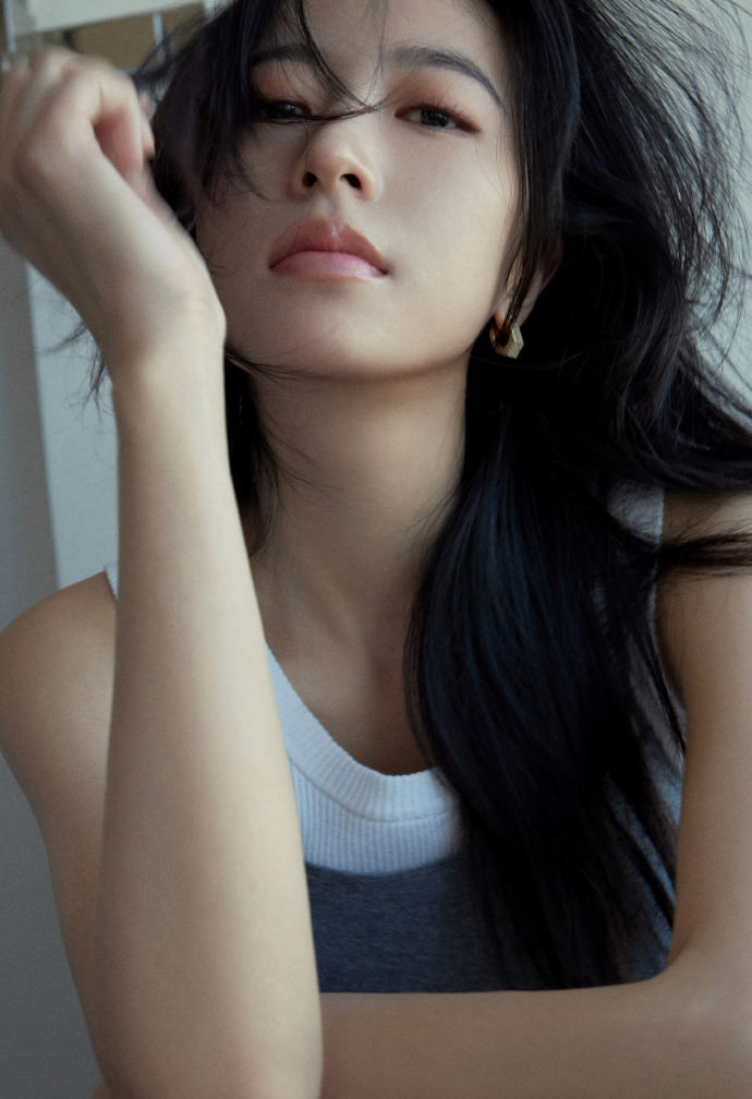 周雨彤女友感 啊啊啊啊这一组美得我受不了了姐姐酱 爱上周雨彤易如反