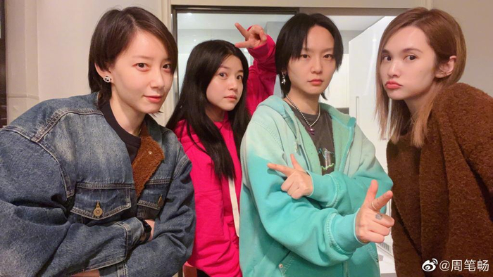 陈妍希杨丞琳周笔畅李斯丹妮小聚，四人素颜39岁陈妍希最显年轻