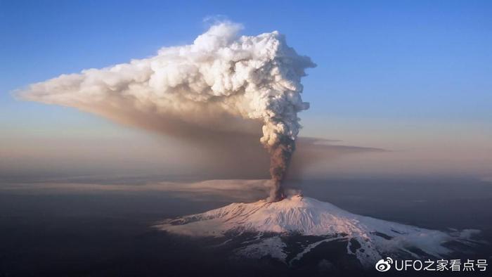 其實在歷史上,人類經歷過好幾次超級火山爆發