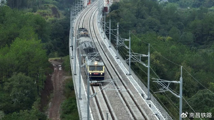 7公里,利用既有赣瑞龙铁路28.4公里,新建线路全