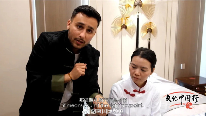 电视用户可调频进行收看,网络用户可通过芒果tv的"直播页面>电视台>
