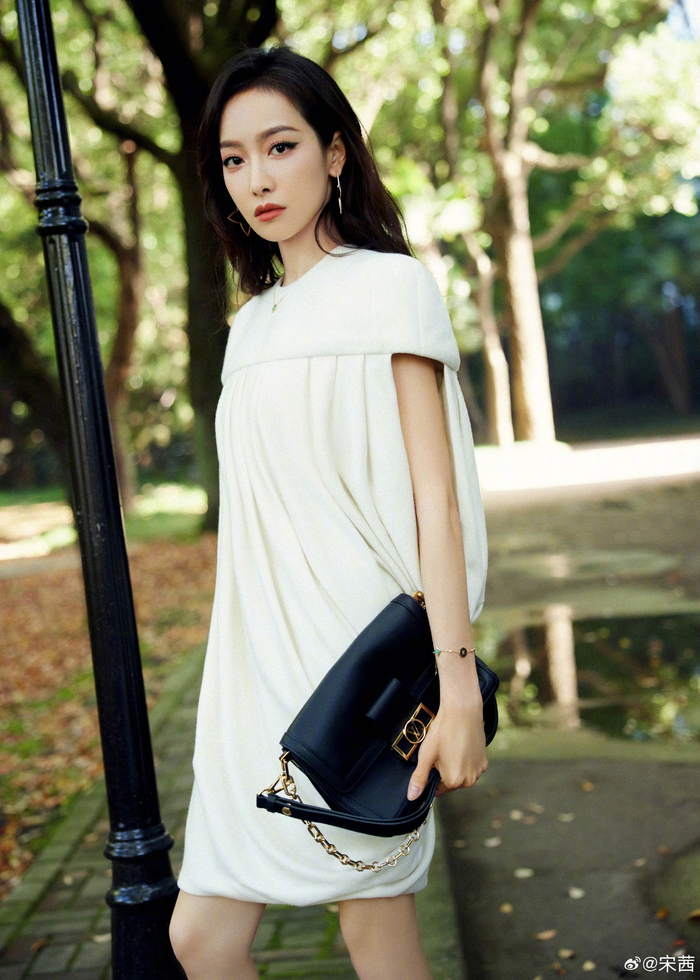 宋茜最新look来啦