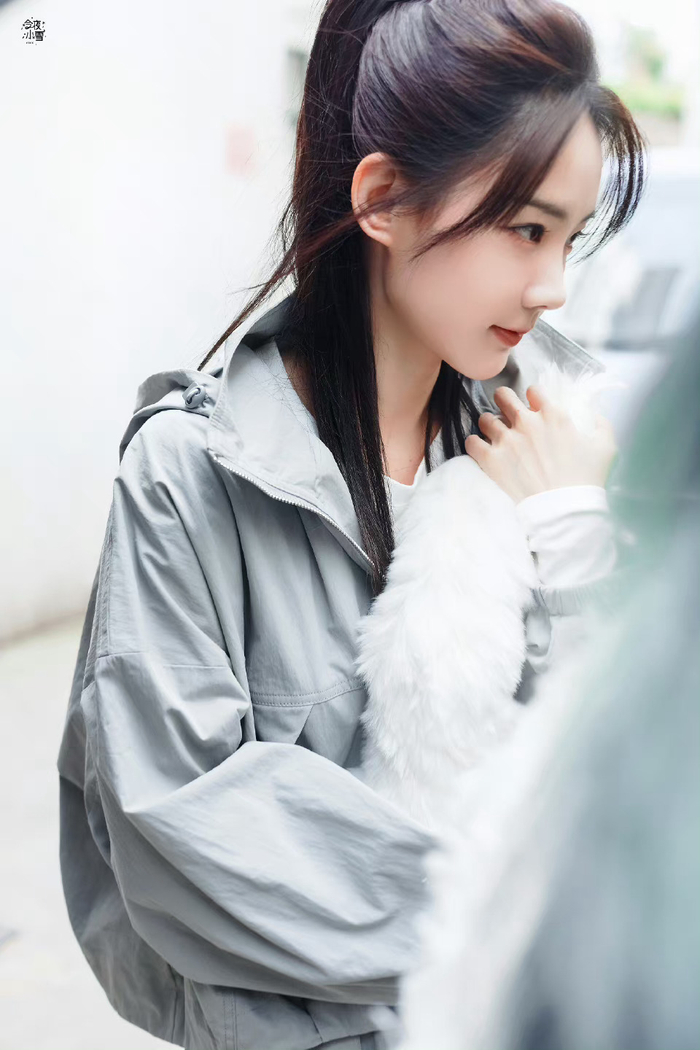 这个李一桐也太好看了吧好素好美果然高马尾会让人青春洋溢啊