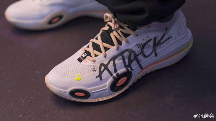 安踏欧文一代发布会现场! anta kai1__财经头条