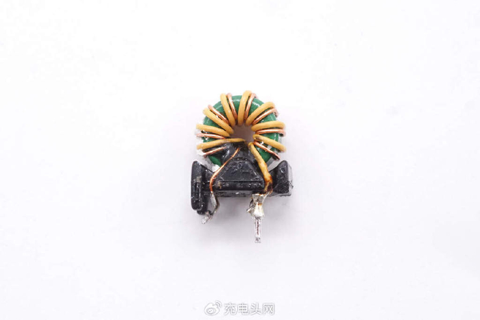 拆解报告vivo44w闪充充电器v4440l0a1cn