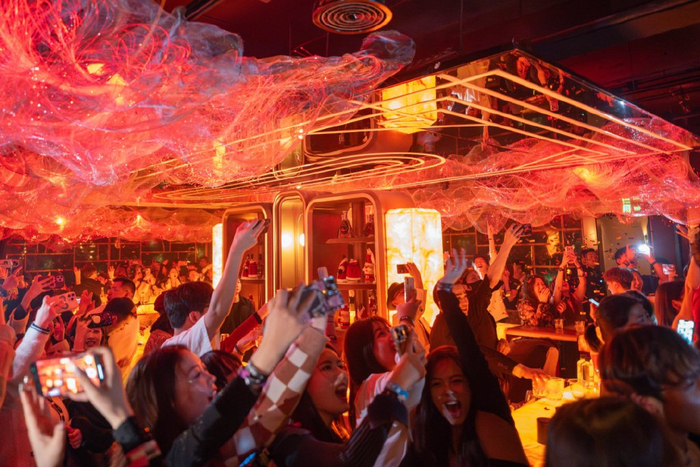 ins,公园里的夜店综合体|关山_新浪新闻