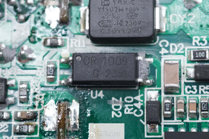 奥伦德or1009光耦用于输出电压反馈.