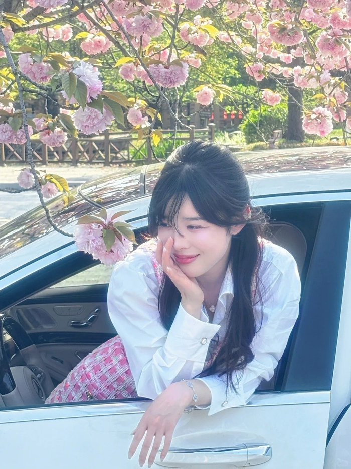 太有韵味了哩doinb妻子糖小幽时隔半年多更新自己的社交软件