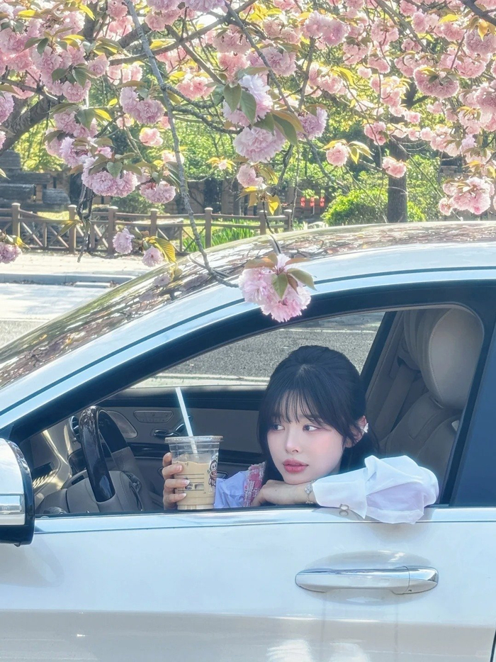 太有韵味了哩doinb妻子糖小幽时隔半年多更新自己的社交软件