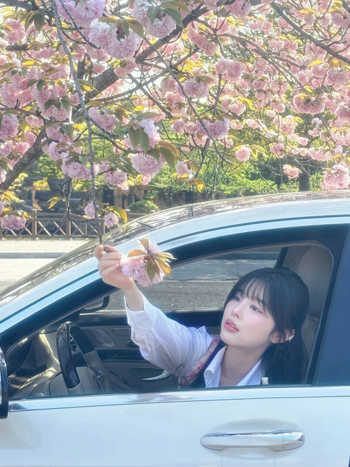 太有韵味了哩doinb妻子糖小幽时隔半年多更新自己的社交软件