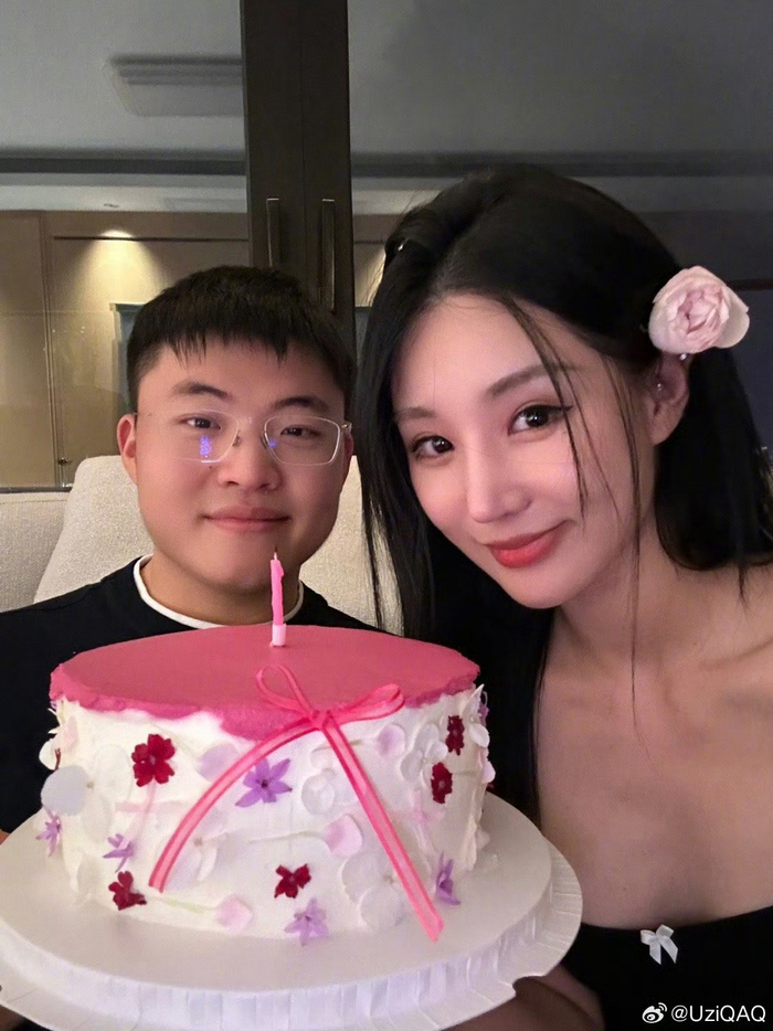 分享和妻子合照:和婷婷的七周年纪念日