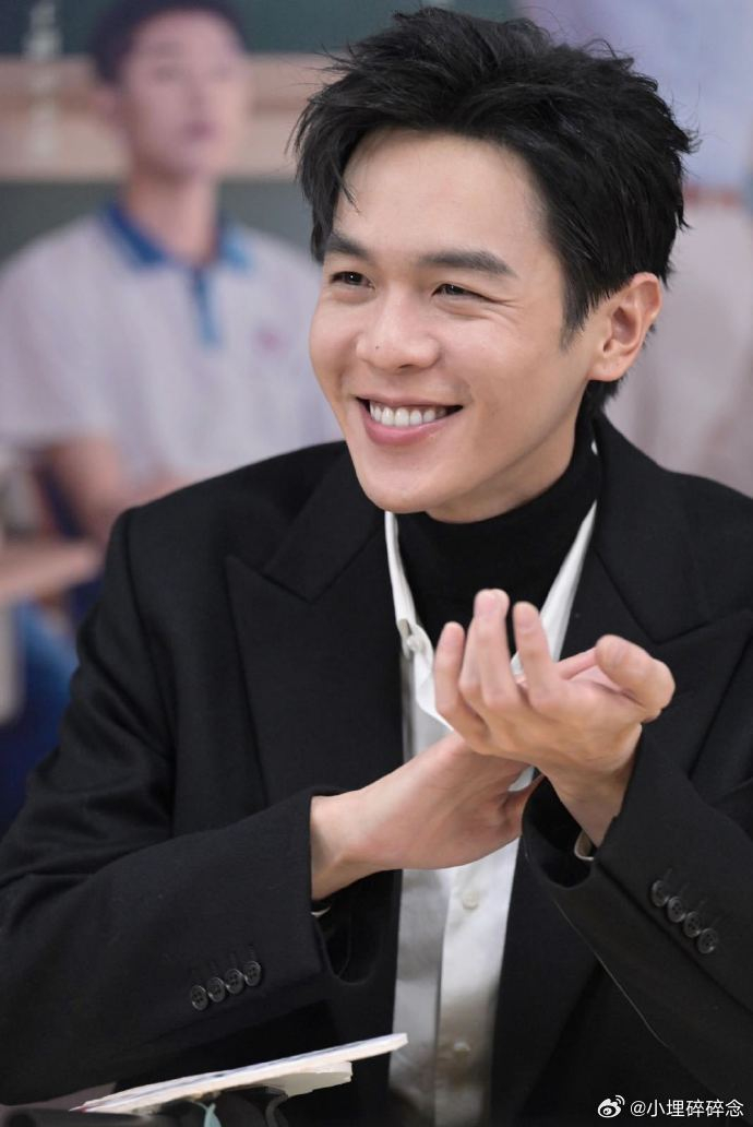 张若昀《鸣龙少年》见面会扫楼怼脸生图释出