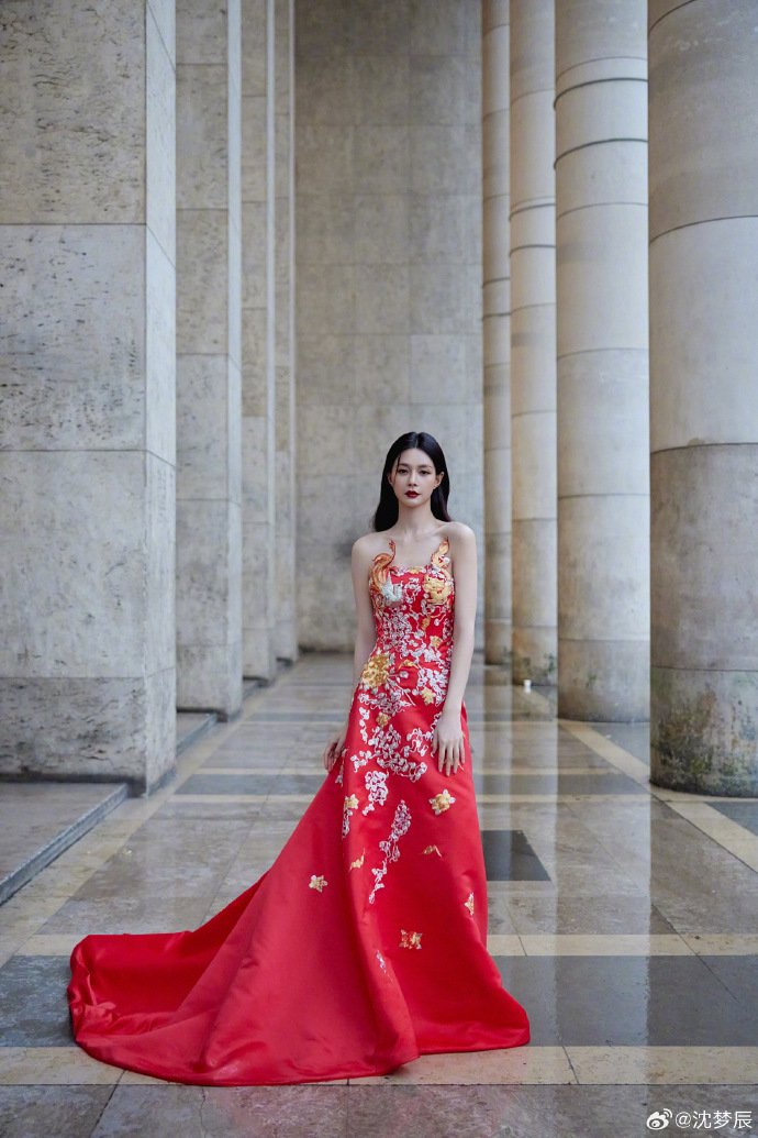 沈梦辰人生第一张模特定妆照梦儿中国风yyds