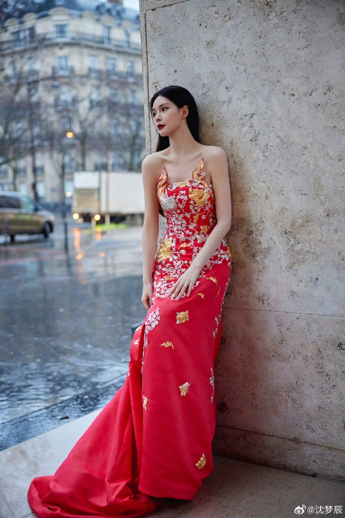 沈梦辰人生第一张模特定妆照梦儿中国风yyds