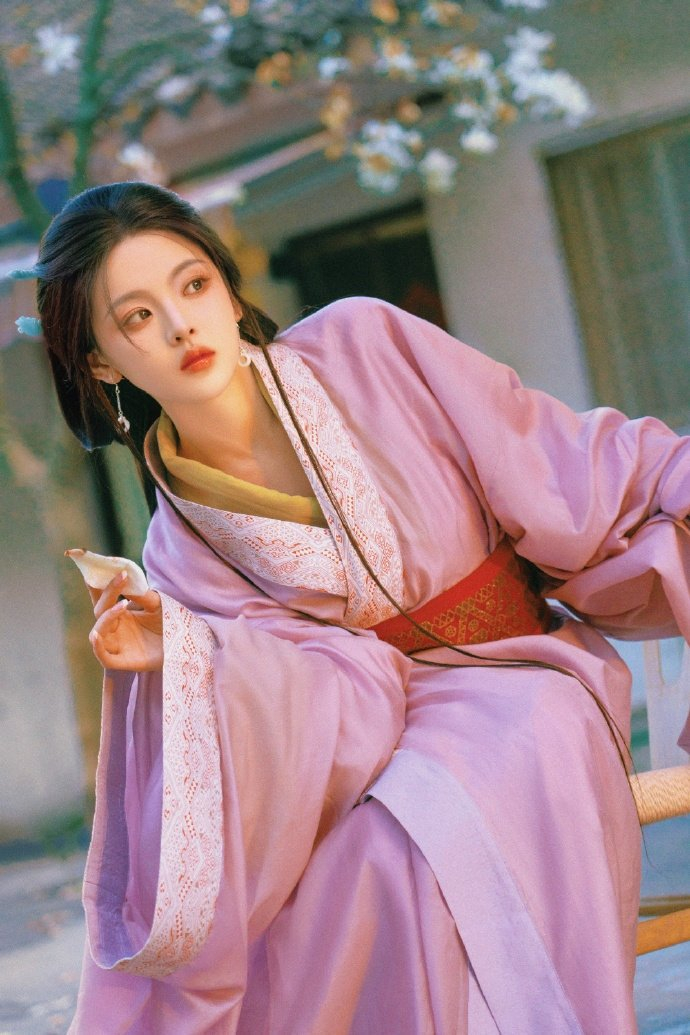 杨超越汉服少女好精致