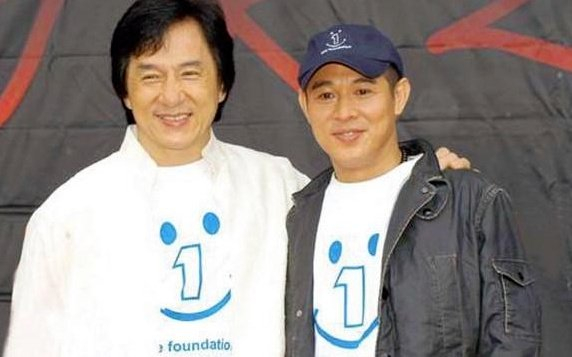 成龙70岁近照曝光引关注|李连杰|成龙|近照曝光_新浪